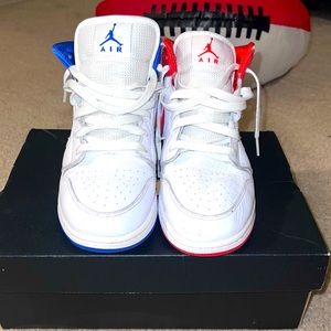 Boy Jordan 1s